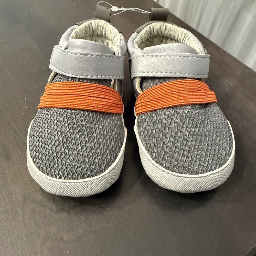 NWT - RO + ME Baby Crib Shoe - Gray / Orange - 6-12 Mos